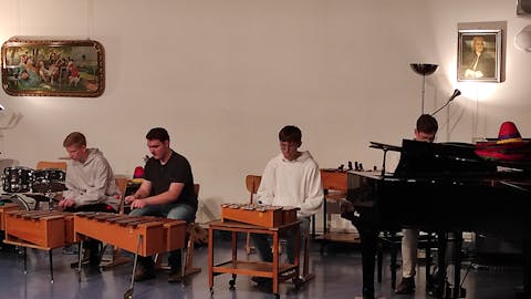 Schüler der Jahrgansstufe 2 beim musikalischen Abend