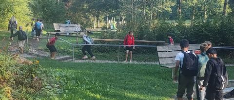 Klassen 5 im Barfußpark Hallwangen