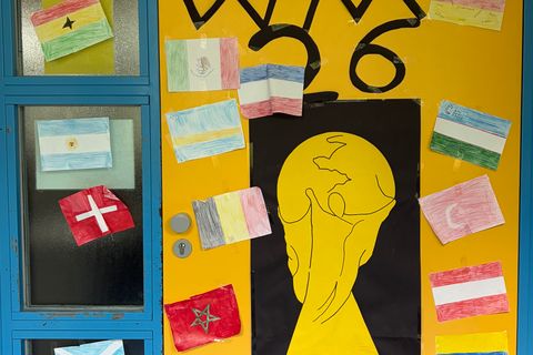 Klassenzimmertür in WM-Gestaltung