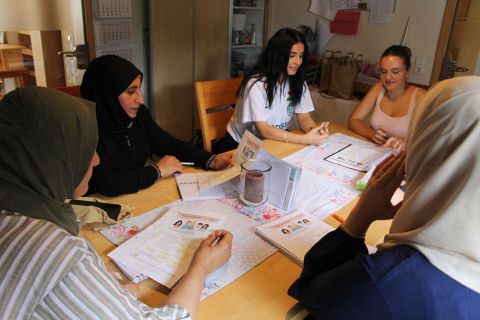 Schülerinnen der WRS als Lesepaten in FDS