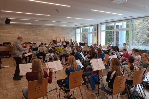 Die ConcertBand probt fürs Jahreskonzert. 