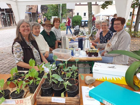 Einige Mitglieder des Tauschrings beim Naturpark Markt