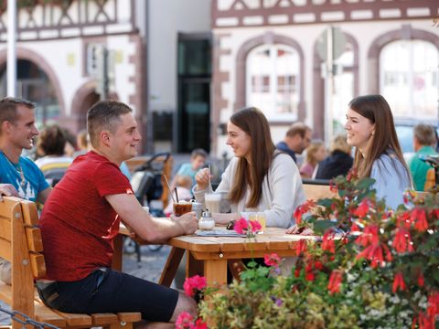 Der Stammtisch lädt zum Kennenlernen und Austausch ein.